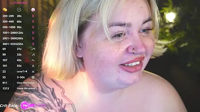 ZaraReignn online show from 2, 11, 2025