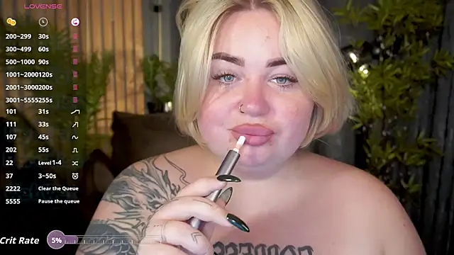 ZaraReignn online show from 4, 10, 2025