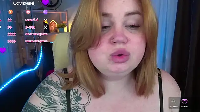 ZaraReignn online show from 6, 3, 2025