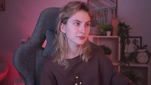 LuxRayi online show from 13, 1, 2025