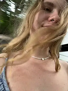 fluffy bunnyxxx online show from 23, 12, 2024