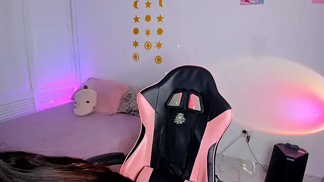 Kaoriyoshii online show from 23, 11, 2025