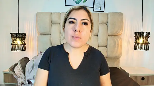 AdharaSmithh online show from 7, 6, 2026