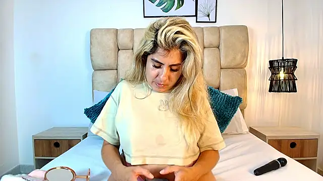 AdharaSmithh online show from 20, 11, 2025