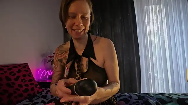 SexyExclusiveflower online show from 12, 4, 2026