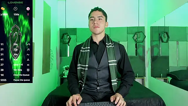 LiamNovak online show from 4, 12, 2025