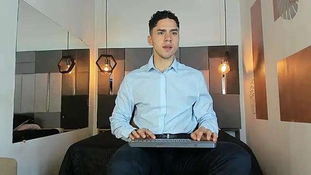 LiamNovak online show from 16, 2, 2026