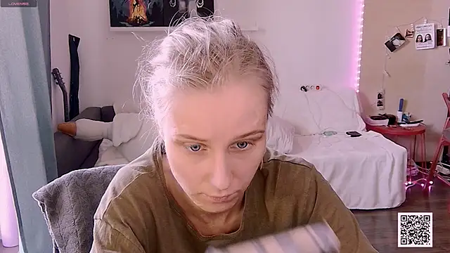 KatiKate online show from 9, 9, 2025