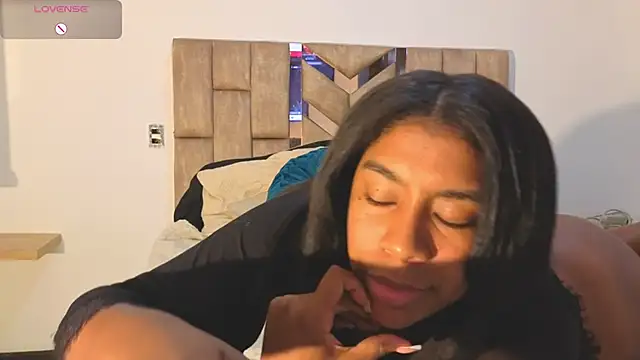 KloheCurvy online show from 5, 2, 2026