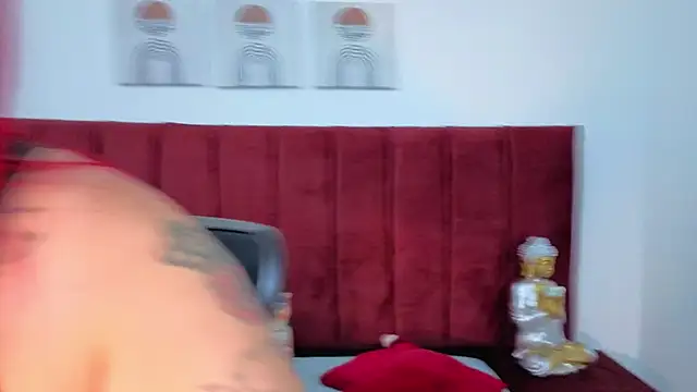 selena castillo online show from 3, 11, 2025