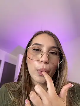 SophieRaily  online show from 14, 11, 2025