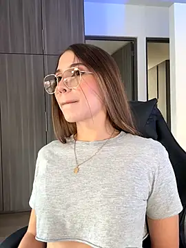 SophieRaily  online show from 11, 9, 2025