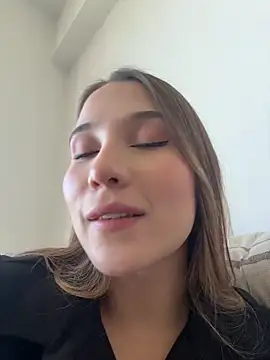 SophieRaily  online show from 28, 10, 2025