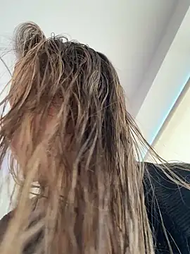 SophieRaily  online show from 21, 2, 2025