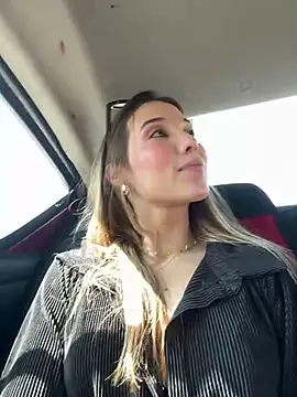 SophieRaily  online show from 21, 2, 2025