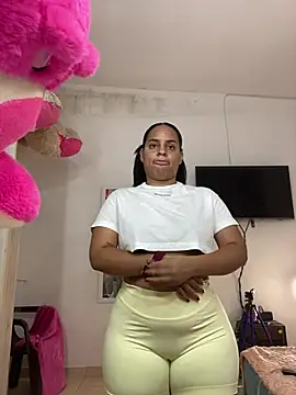Snapshot of Violetrousse chatting on 6, 5, 2026 Violetrousse online show from 6, 5, 2026