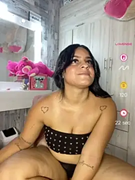 Snapshot of Violetrousse chatting on 21, 5, 2026 Violetrousse online show from 21, 5, 2026