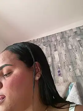 Snapshot of Violetrousse chatting on 7, 5, 2026 Violetrousse online show from 7, 5, 2026