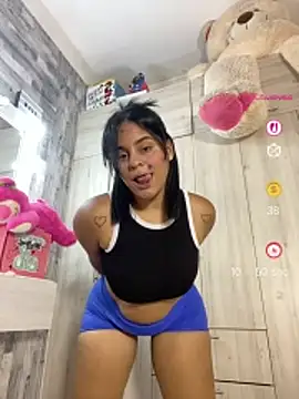 Snapshot of Violetrousse chatting on 15, 5, 2026 Violetrousse online show from 15, 5, 2026