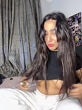 Snapshot of Meryem_Queen chatting on 8, 2, 2026 Meryem Queen online show from 8, 2, 2026