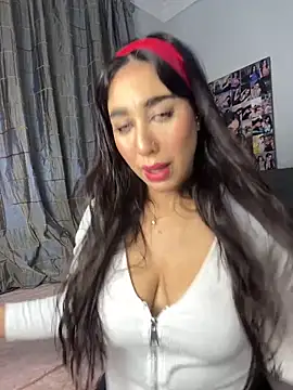 Snapshot of Meryem_Queen chatting on 2, 2, 2026 Meryem Queen online show from 2, 2, 2026