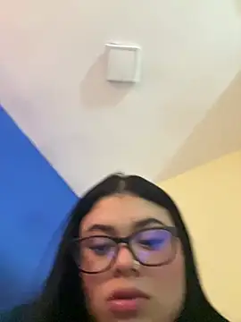 alissonfernandez  online show from 11, 1, 2026