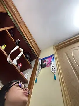 alissonfernandez  online show from 28, 3, 2026