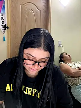 alissonfernandez  online show from 13, 12, 2025