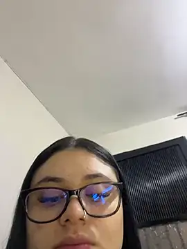 alissonfernandez  online show from 6, 5, 2026