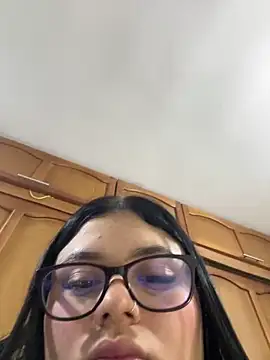 alissonfernandez  online show from 2, 11, 2025