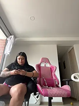 alissonfernandez  online show from 22, 3, 2025