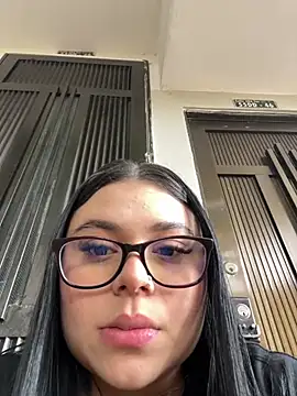 alissonfernandez  online show from 18, 5, 2026