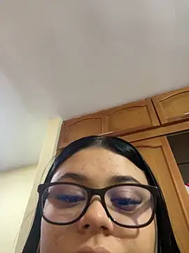 alissonfernandez  online show from 21, 10, 2025