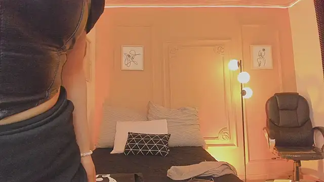 marian pinzon online show from 2, 4, 2026