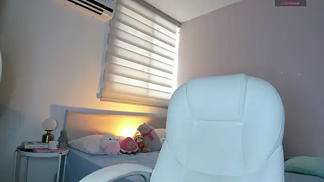 Snapshot of Ninamirley chatting on 19, 2, 2026 Ninamirley online show from 19, 2, 2026