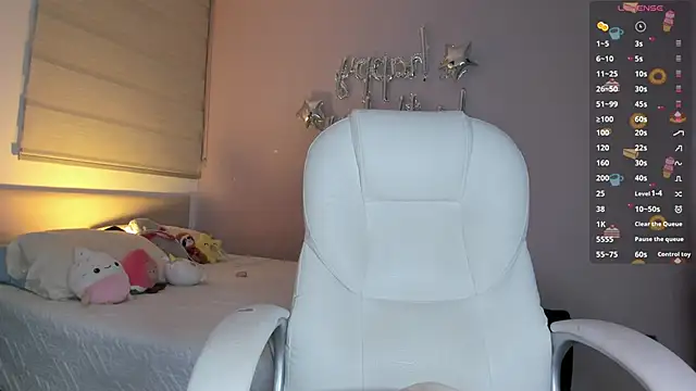 Snapshot of Ninamirley chatting on 22, 12, 2025 Ninamirley online show from 22, 12, 2025