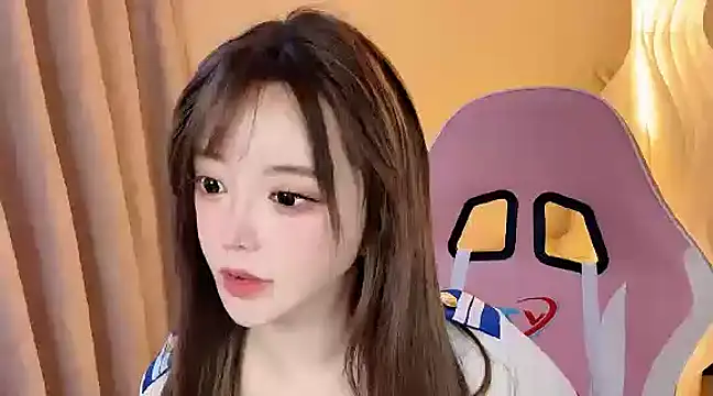 Snapshot of TuTu-550 chatting on 2, 12, 2024 TuTu-550 online show from 2, 12, 2024