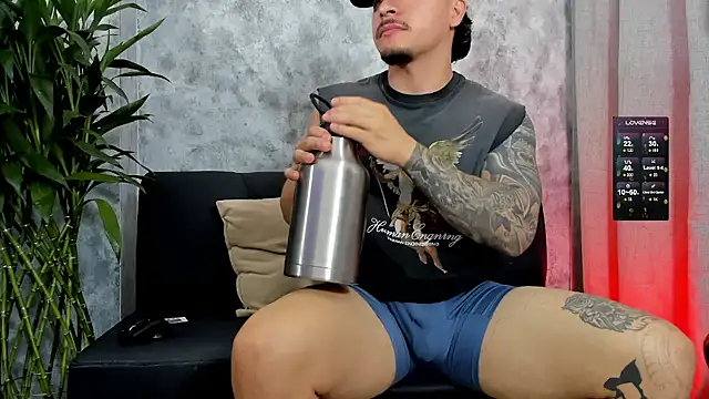 boyc022  online show from 18, 12, 2025