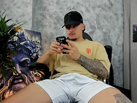 boyc022  online show from 11, 11, 2025