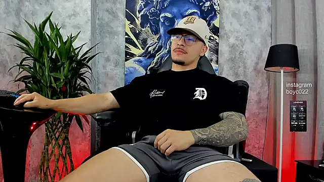 boyc022  online show from 11, 9, 2025