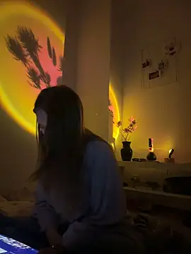 Evelina Raptor online show from 4, 12, 2024