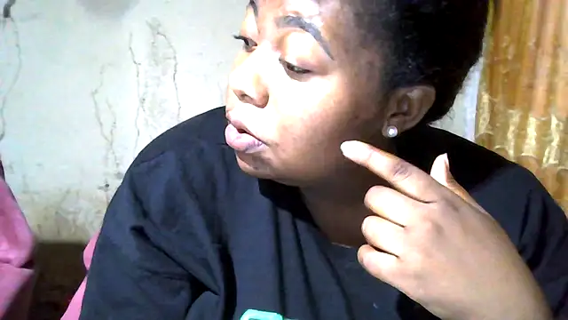 Snapshot of bustyboobs6 chatting on 29, 9, 2025 bustyboobs6 online show from 29, 9, 2025