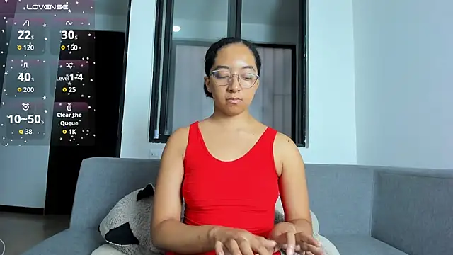 NAHOMI MILLER online show from 4, 12, 2025