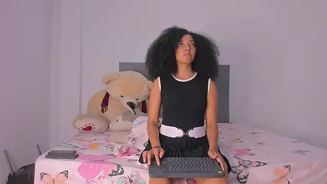 NAHOMI MILLER online show from 17, 1, 2025