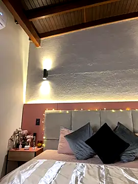 AniiRose online show from 13, 9, 2025