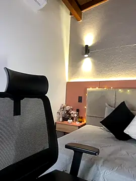 AniiRose online show from 4, 10, 2025