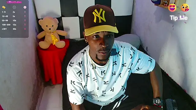 Aroonpapisex online show from 4, 4, 2026