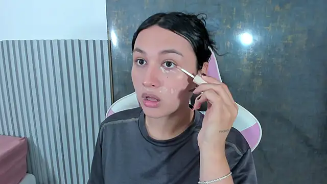 Snapshot of lana_boomer chatting on 2, 12, 2025 lana boomer online show from 2, 12, 2025