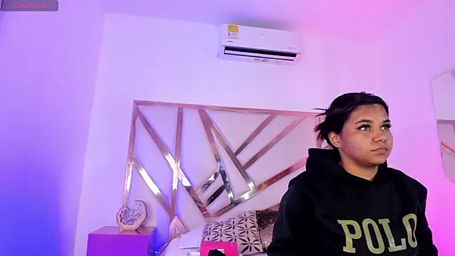 Carolina Evanss online show from 16, 3, 2025