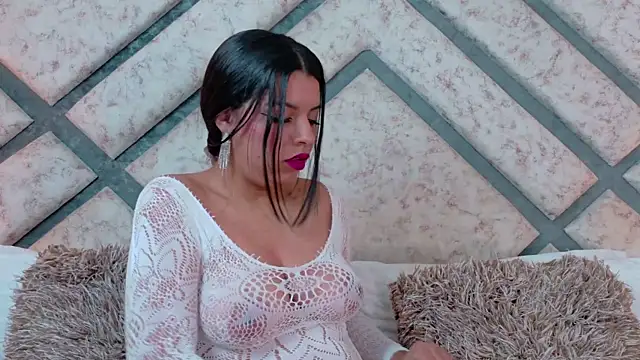 Alice Foster  online show from 17, 3, 2025